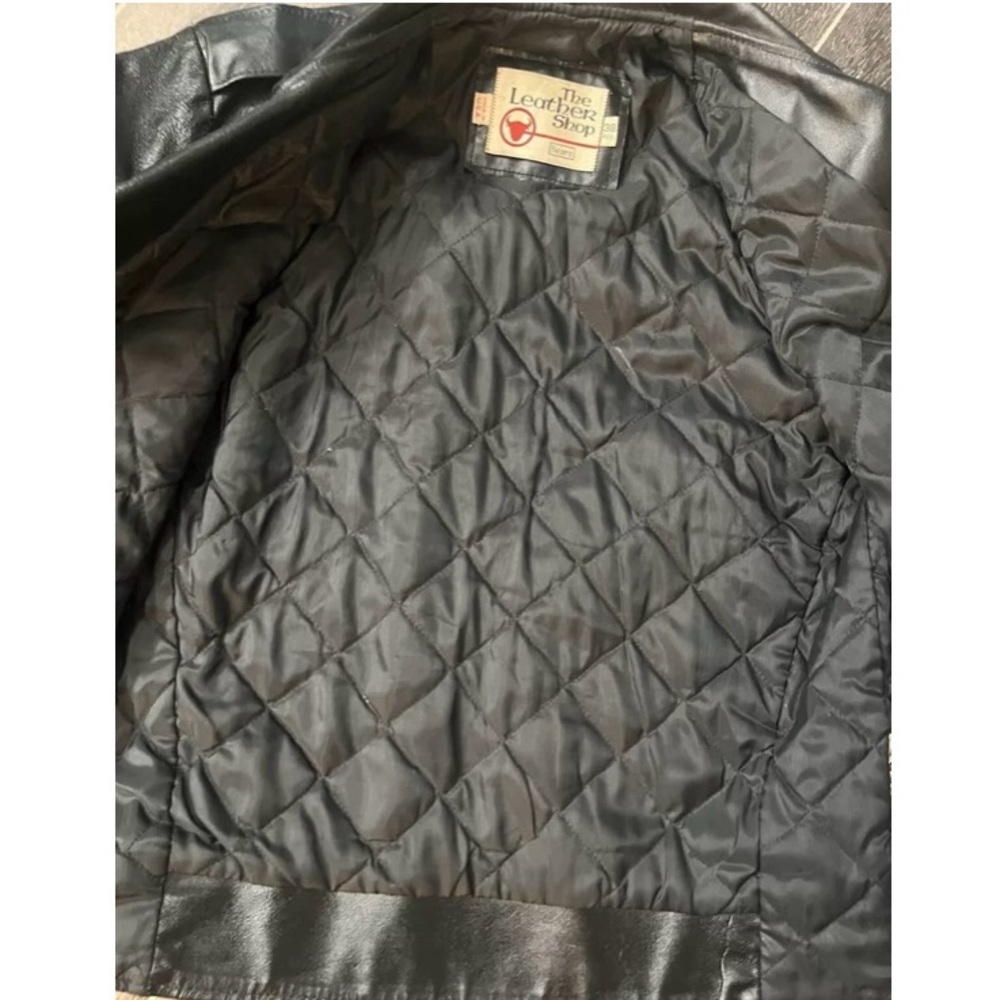 COPY - Vintage black leather motorcycle jacket .Mens size 38 . - Picture 7 of 7